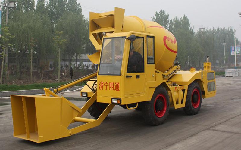Бетоносмеситель с самозагрузкой 2.5 м³, LYJZY2500